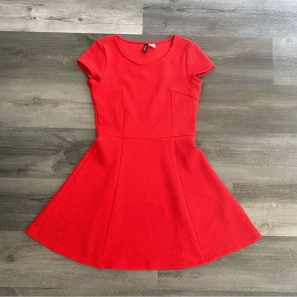 H&M Fit And Flare Dress Red Flattering Stretchy Holiday Party - Picture 4 of 11